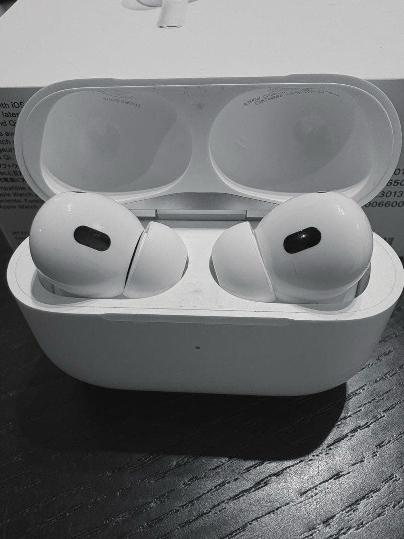 美品 AirPods Pro2（第2世代）USB-C MTJV3J/Aエアポッズ