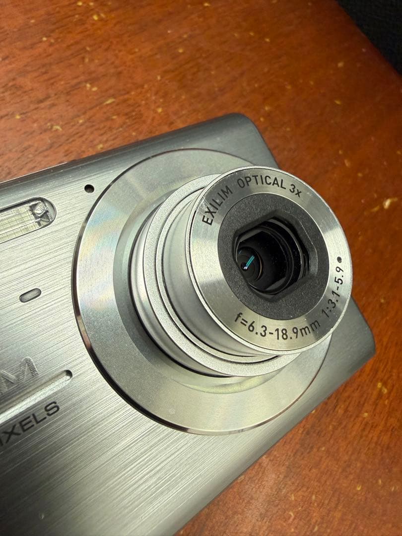 CASIO EXILIM EX-Z75 デジタルカメラ ケースおまけ 人気 美品