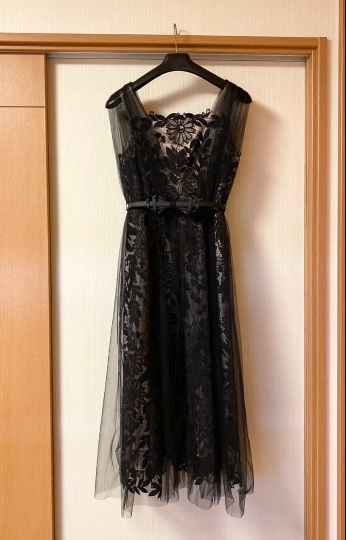 ストロベリーフィールズ　ドレス　結婚式　パーティ　お呼ばれ　発表会などに