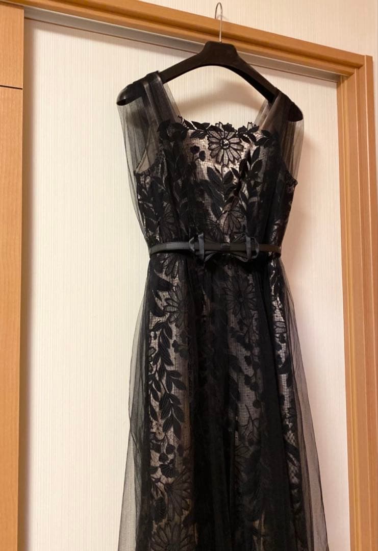 ストロベリーフィールズ　ドレス　結婚式　パーティ　お呼ばれ　発表会などに