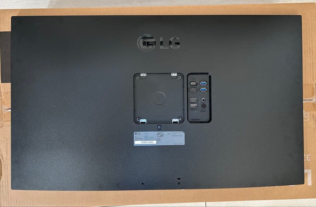 【美品】LG 31.5インチ4Kモニター 32BR55U-B