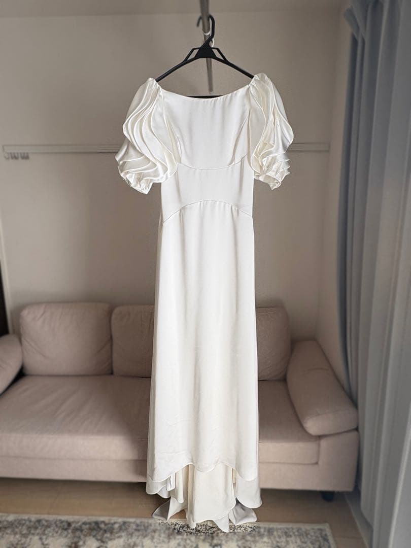 パフスリーブ サテンソフトマーメイドウエディングドレス 二次会 花嫁 S