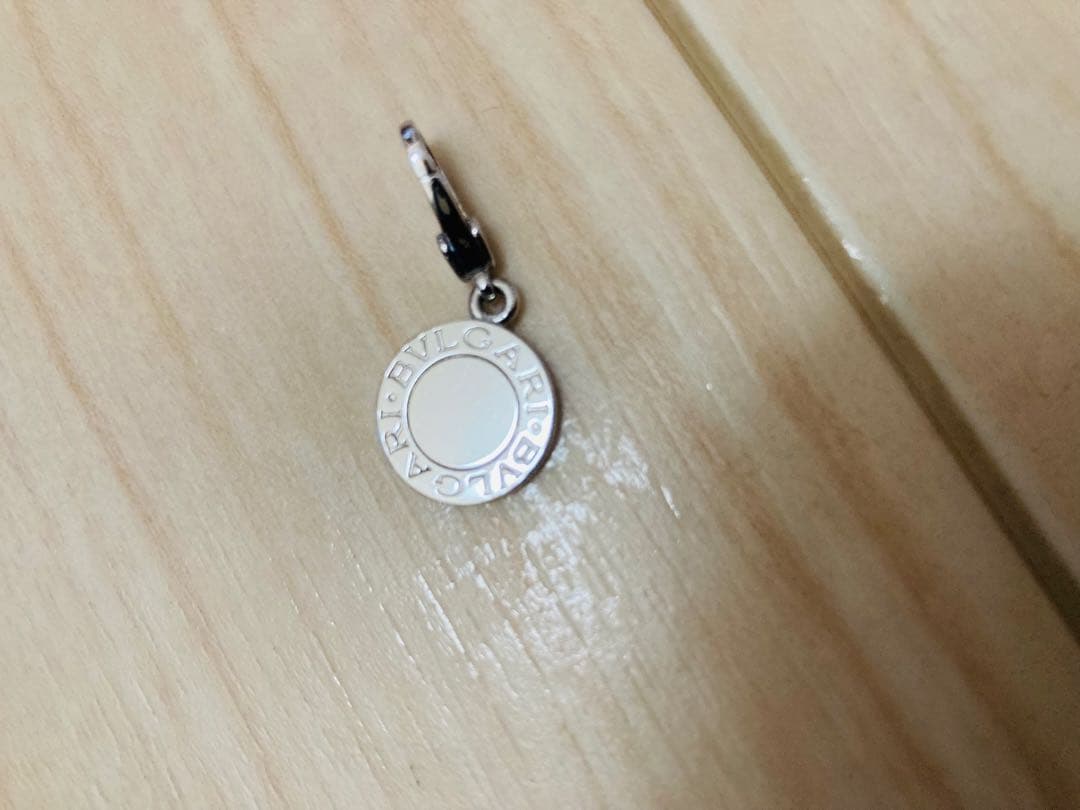 ブルガリ オニキス　トップ チャーム K18 WG オニキス