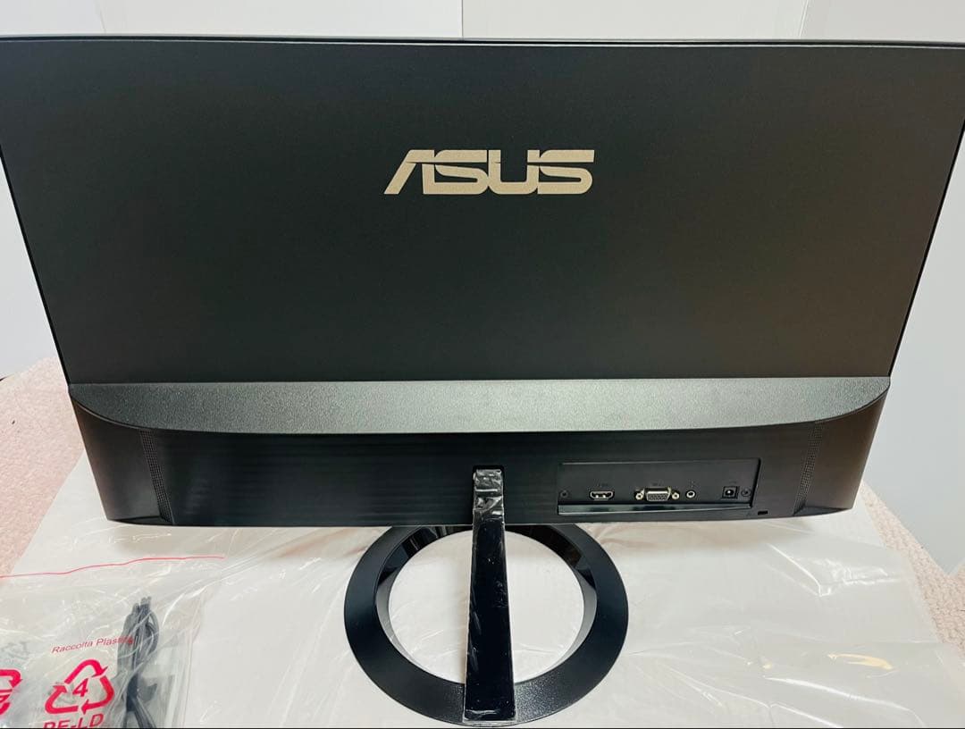 さち ASUSディスプレイと電卓