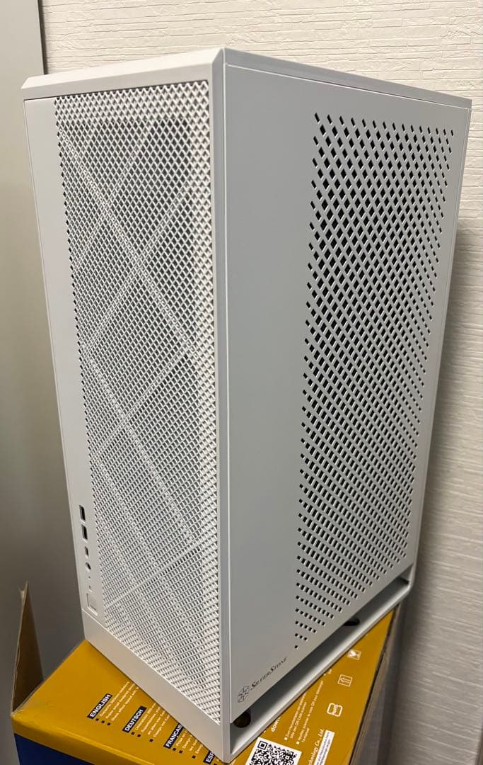 SilverStone ALTA G1M SST-ALG1MW ホワイト