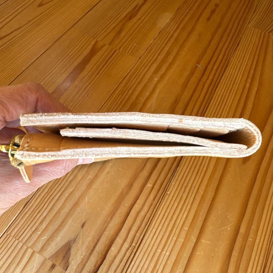 【新品】IL BISONTE コンチョストラップ 長財布 ヌメ ナチュラル☆