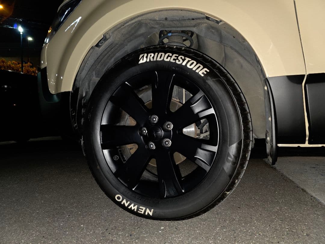 引き取り限定（まよねーず）デリカ18インチホイール黒塗装＋タイヤ4本セット