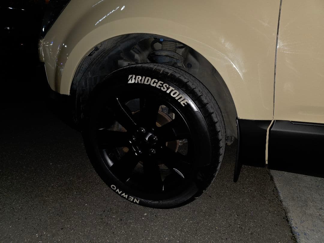 引き取り限定（まよねーず）デリカ18インチホイール黒塗装＋タイヤ4本セット