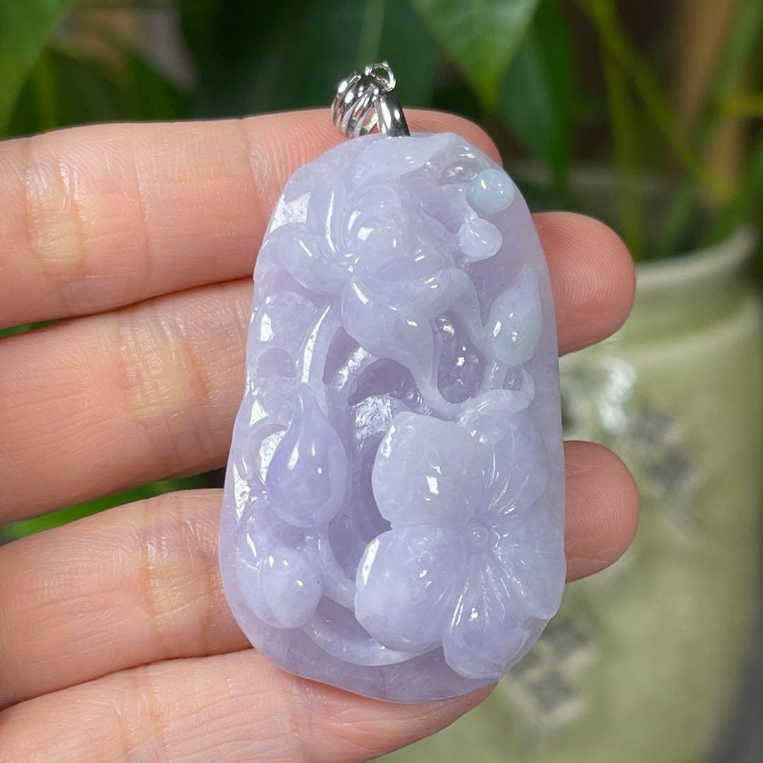鑑別書付ラベンダー立体花彫刻ペンダント・無処理天然ミャンマー産本翡翠00316