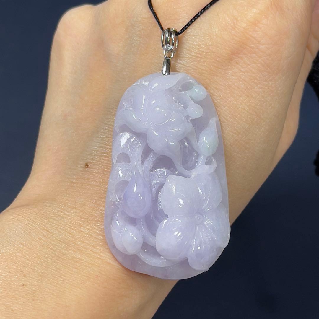 鑑別書付ラベンダー立体花彫刻ペンダント・無処理天然ミャンマー産本翡翠00316