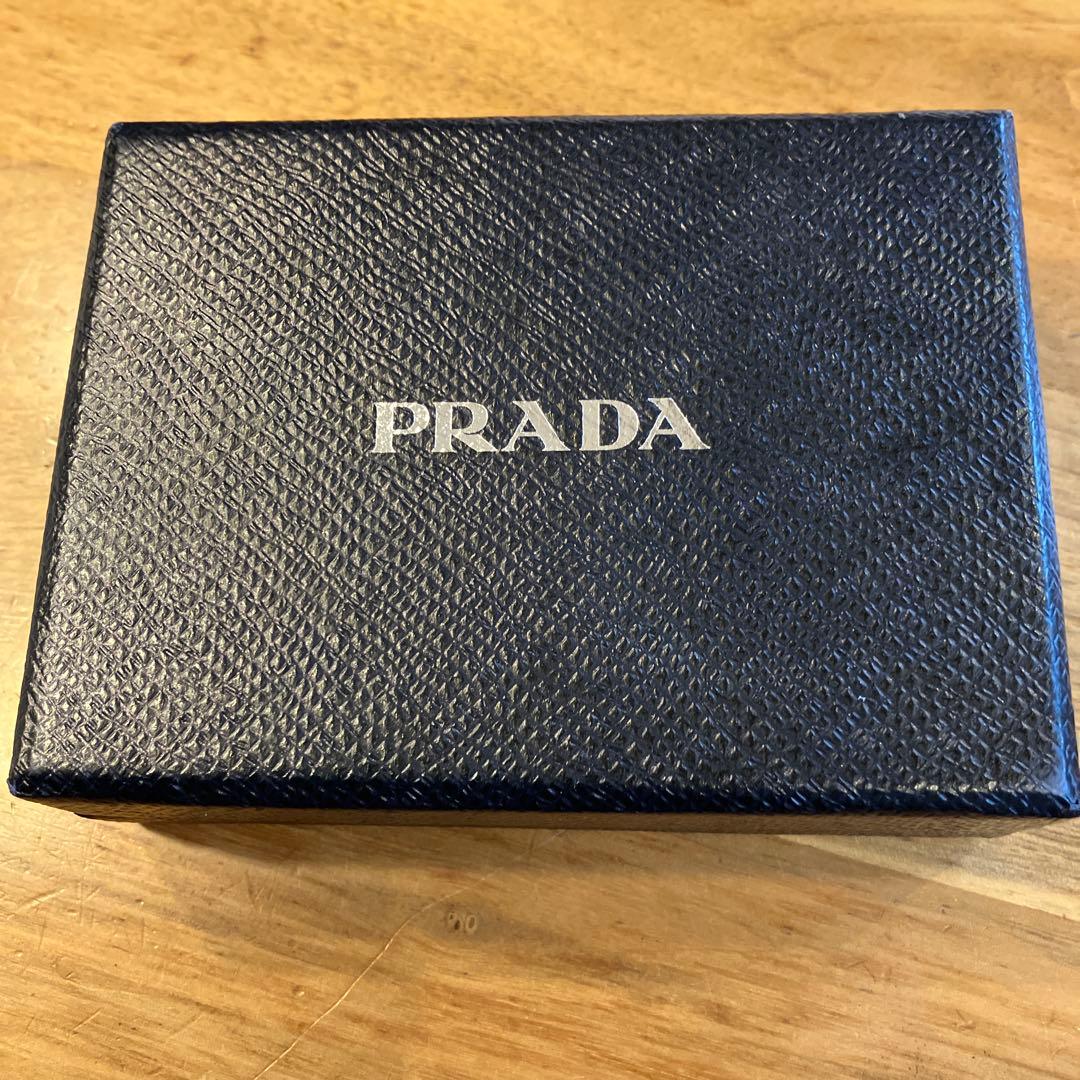 PRADA ブラック レザー ケース