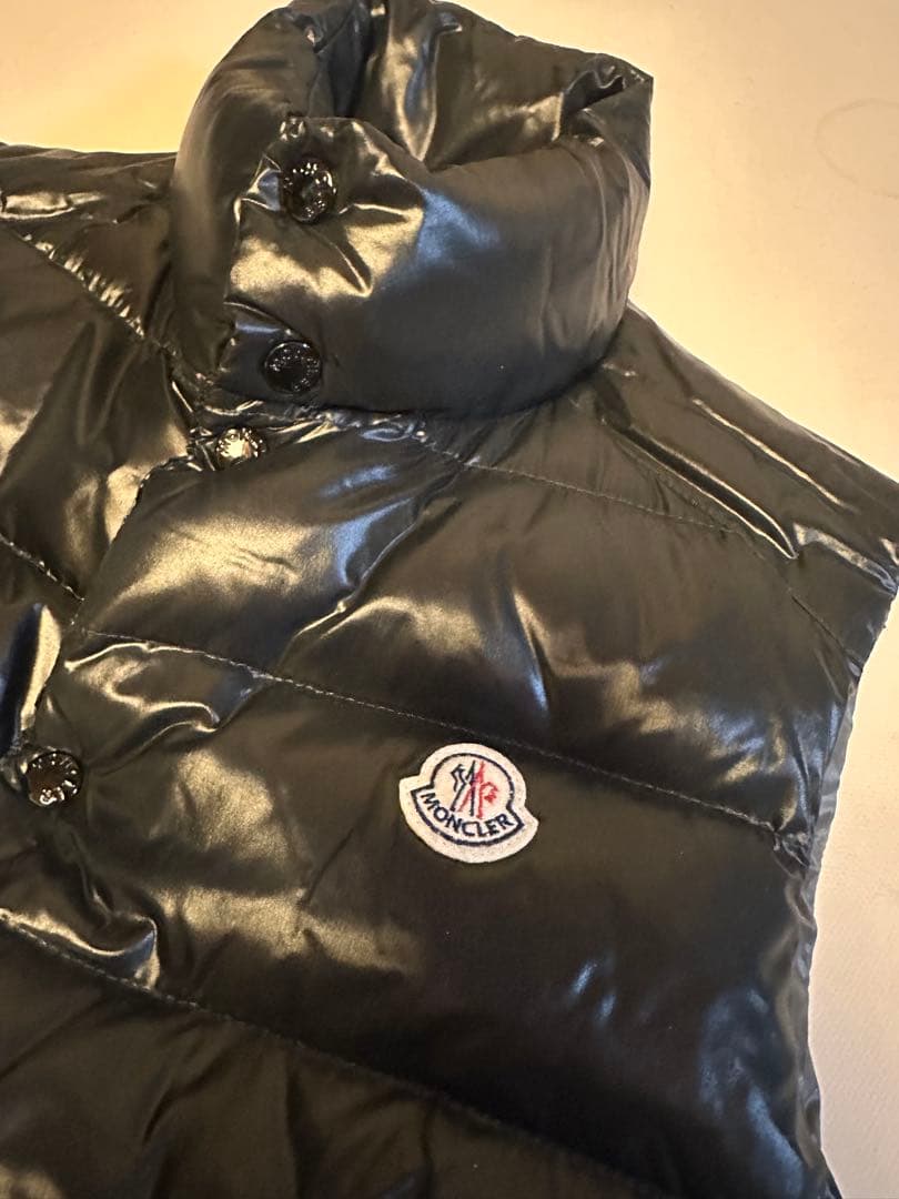 お値下げ中⤵︎モンクレール　ダウンベスト　ワッペン　0 黒