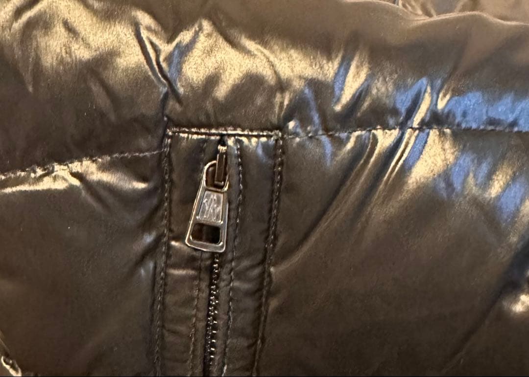 お値下げ中⤵︎モンクレール　ダウンベスト　ワッペン　0 黒