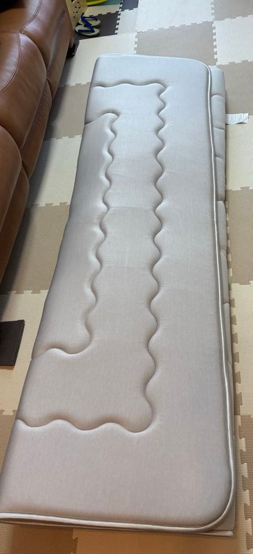 ニトリ　極厚30mmウレタン入り 接触冷感+持続冷感+防汚加工+防音ラグNクール