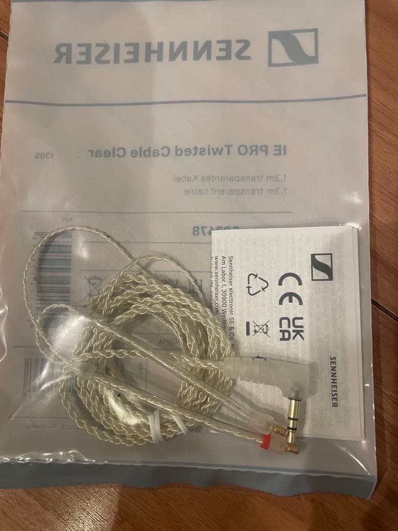イヤホン Sennheiser TWISTED CABLE CLEAR 507478