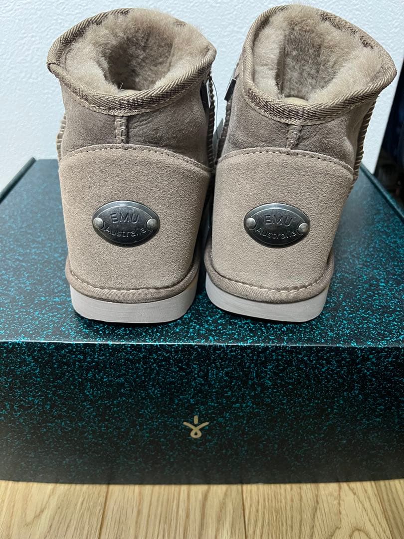 【新品未使用】EMU/エミュ PLATINUM SLIM DARING