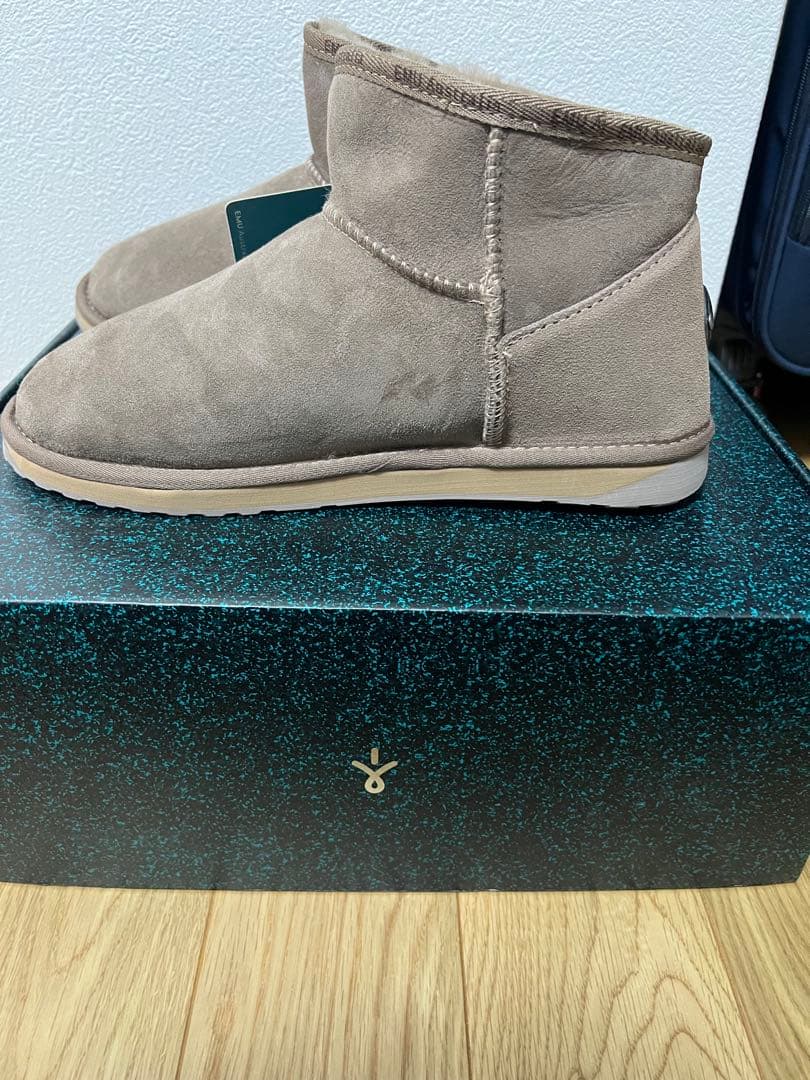 【新品未使用】EMU/エミュ PLATINUM SLIM DARING