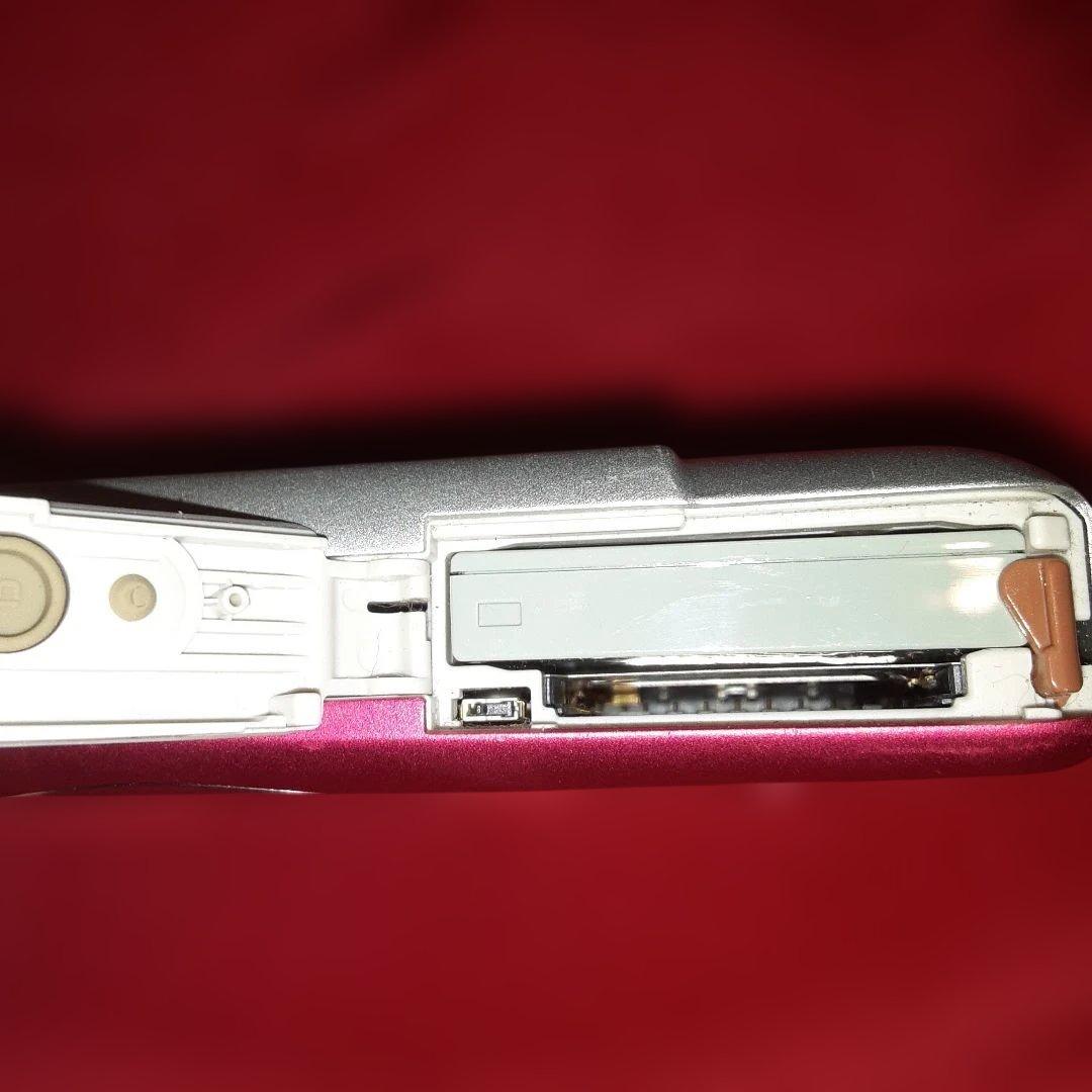 IXY DIGITAL 110is AiAF 10.0MEGA PIXELS本体