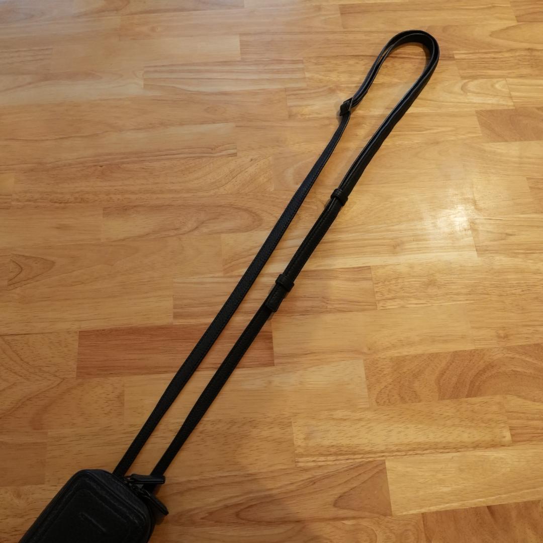 【美品】objcts.io アジャスタブルレザーストラップ一体型 マイクロバッグ