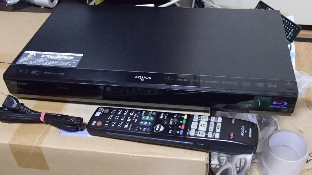 AQUOS ブルーレイレコーダー BD‐W500２番組録画、整備点検済み