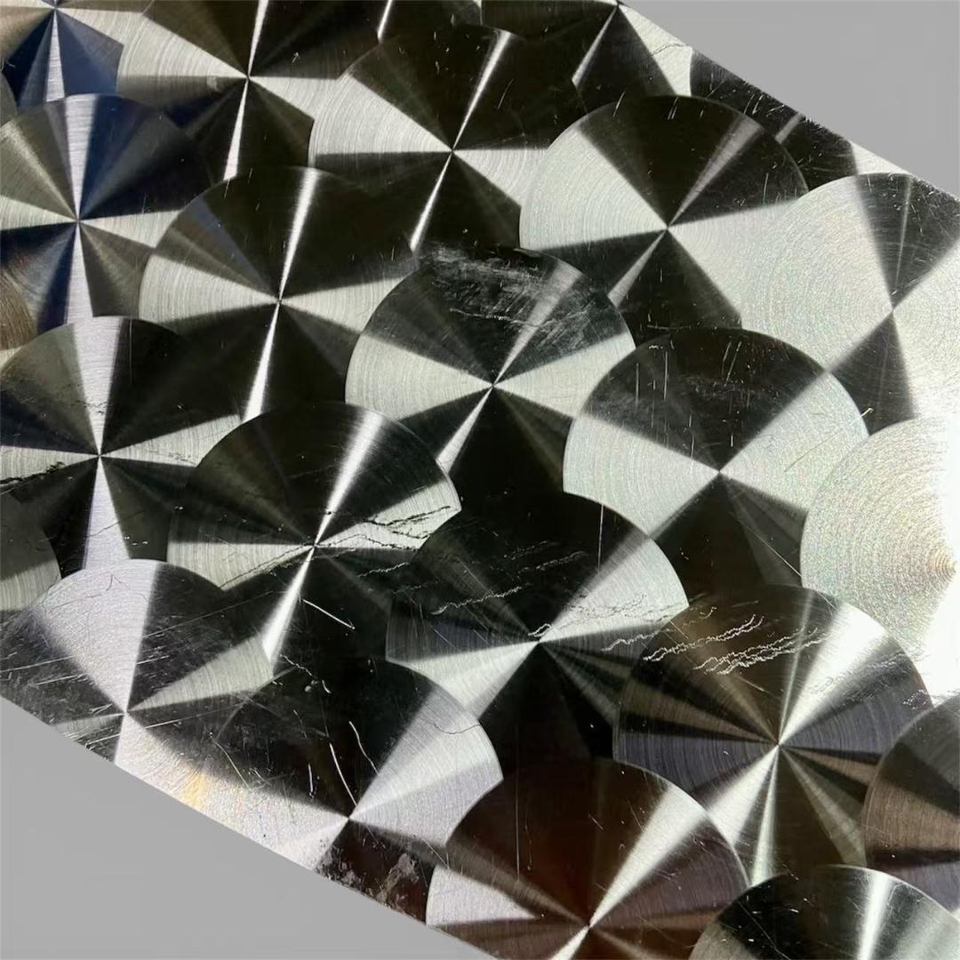 0659 日野 新型 17プロフィア フェンダーパネル ウロコ柄