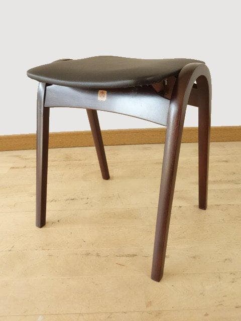 秋田木工　スタッキングスツール（黒色）　座面張替・再塗装済ＵＳＥＤ