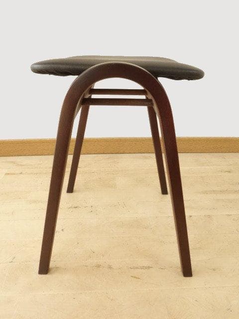 秋田木工　スタッキングスツール（黒色）　座面張替・再塗装済ＵＳＥＤ