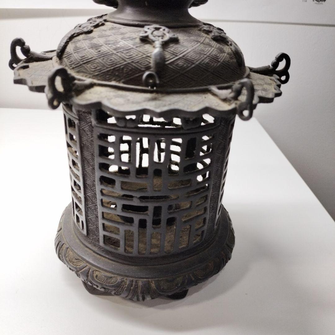 伝統的な吊り燈籠