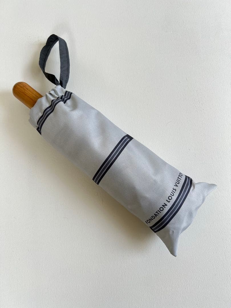 パリ限定 フォンダシオン ルイ ヴィトン 折り畳み傘