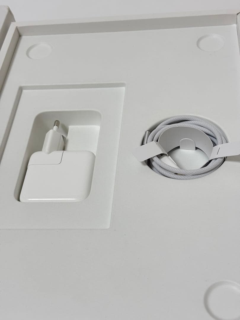 M3 MacBook Air 13インチ (スペースグレー)