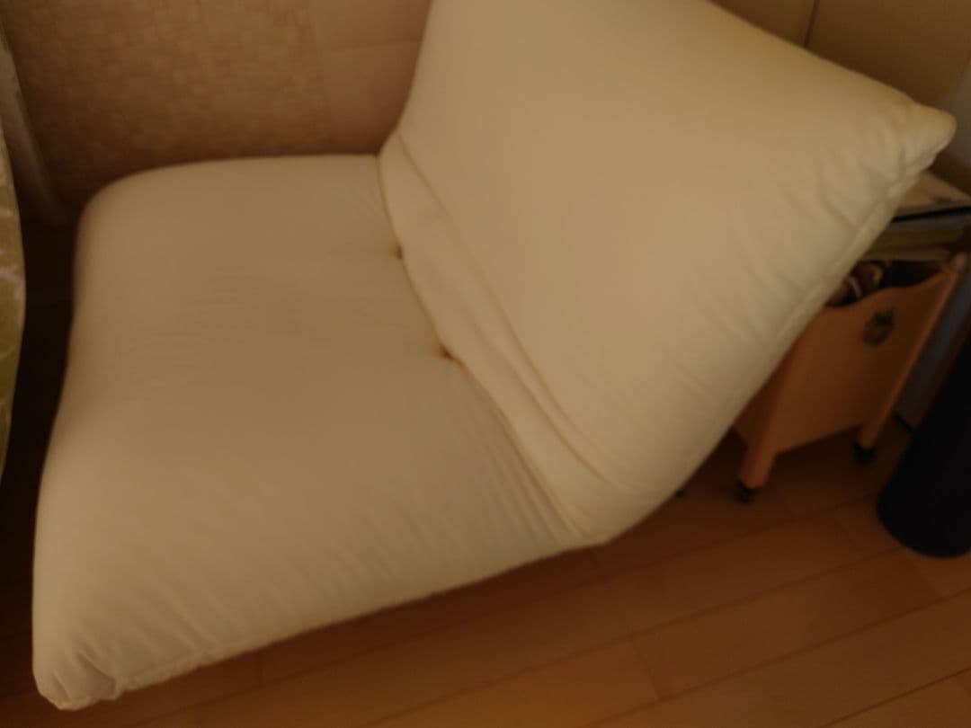 リーンロゼ　カラン　スチール脚　1人掛けソファ　ミルキーホワイト