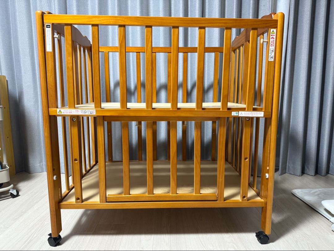 【美品】大和屋 パタン 折りたたみ ミニベビーベッド キャスター付