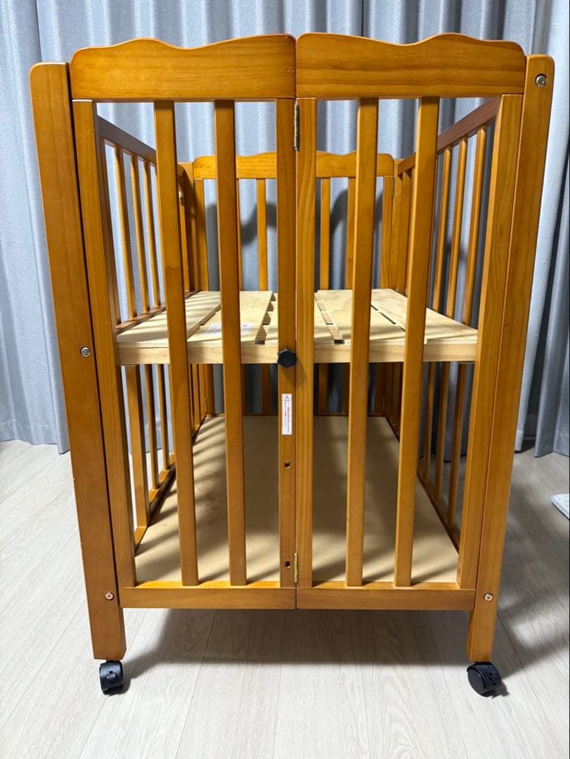 【美品】大和屋 パタン 折りたたみ ミニベビーベッド キャスター付