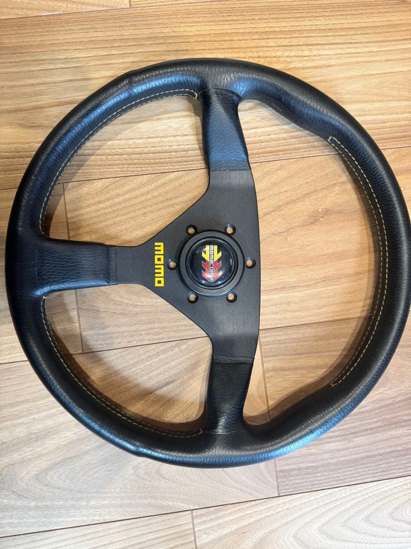 momo ステアリング 3スポーク ヴェローチェ　AE86