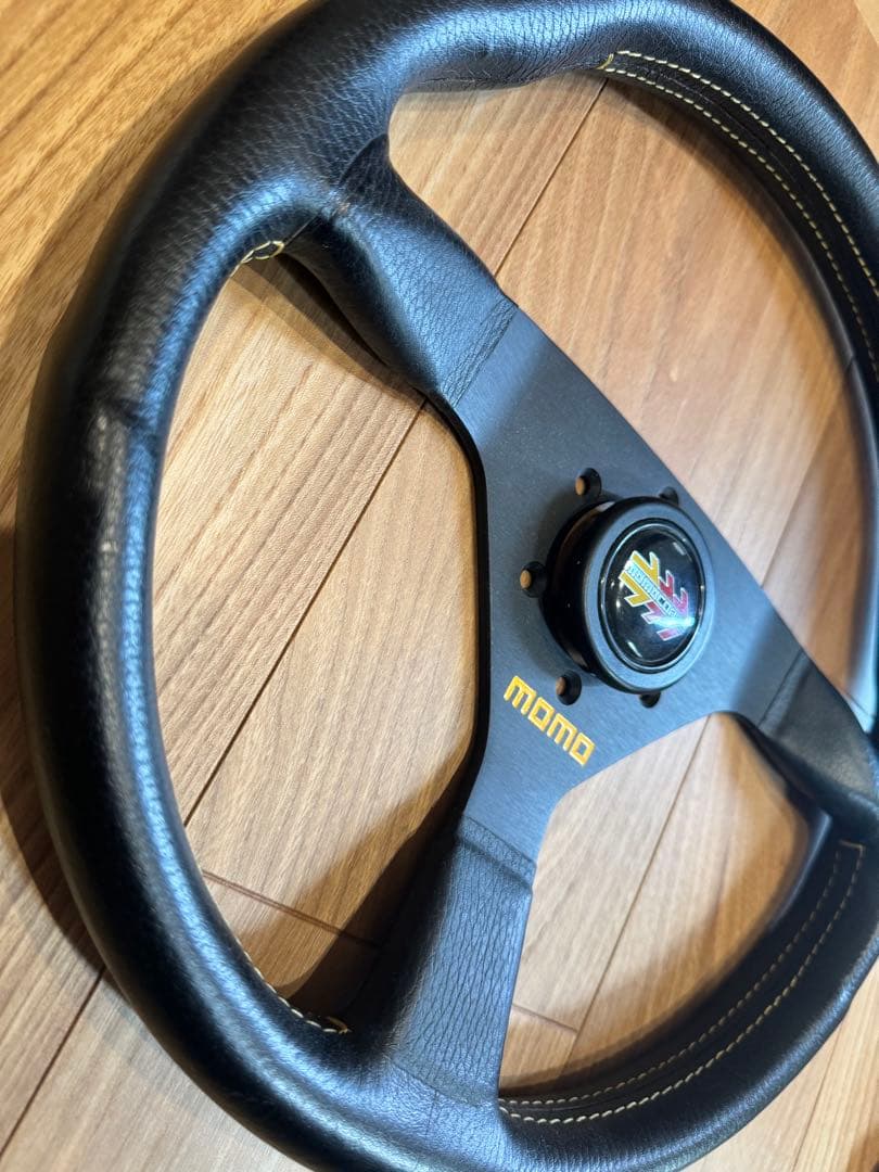 momo ステアリング 3スポーク ヴェローチェ　AE86
