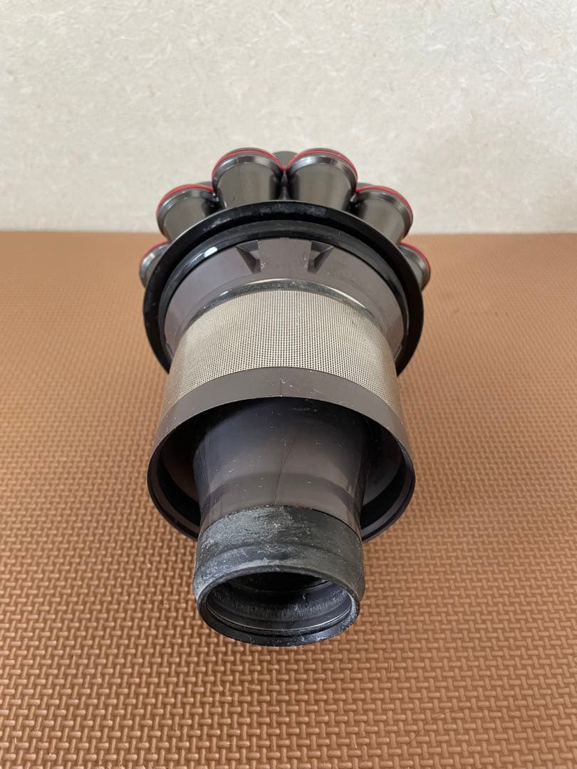 【ジャンク品】ダイソンV8 Slim Fluffy+ 　コードレスクリーナー