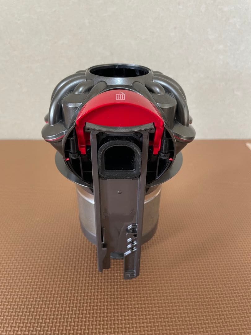 【ジャンク品】ダイソンV8 Slim Fluffy+ 　コードレスクリーナー