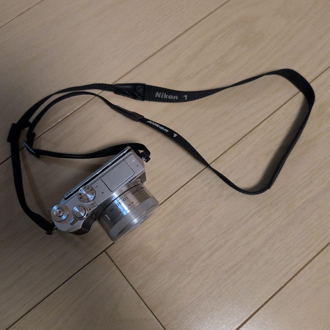 Nikon 1 J5本体 標準ズームレンズ 18.5mm単焦点レンズ付