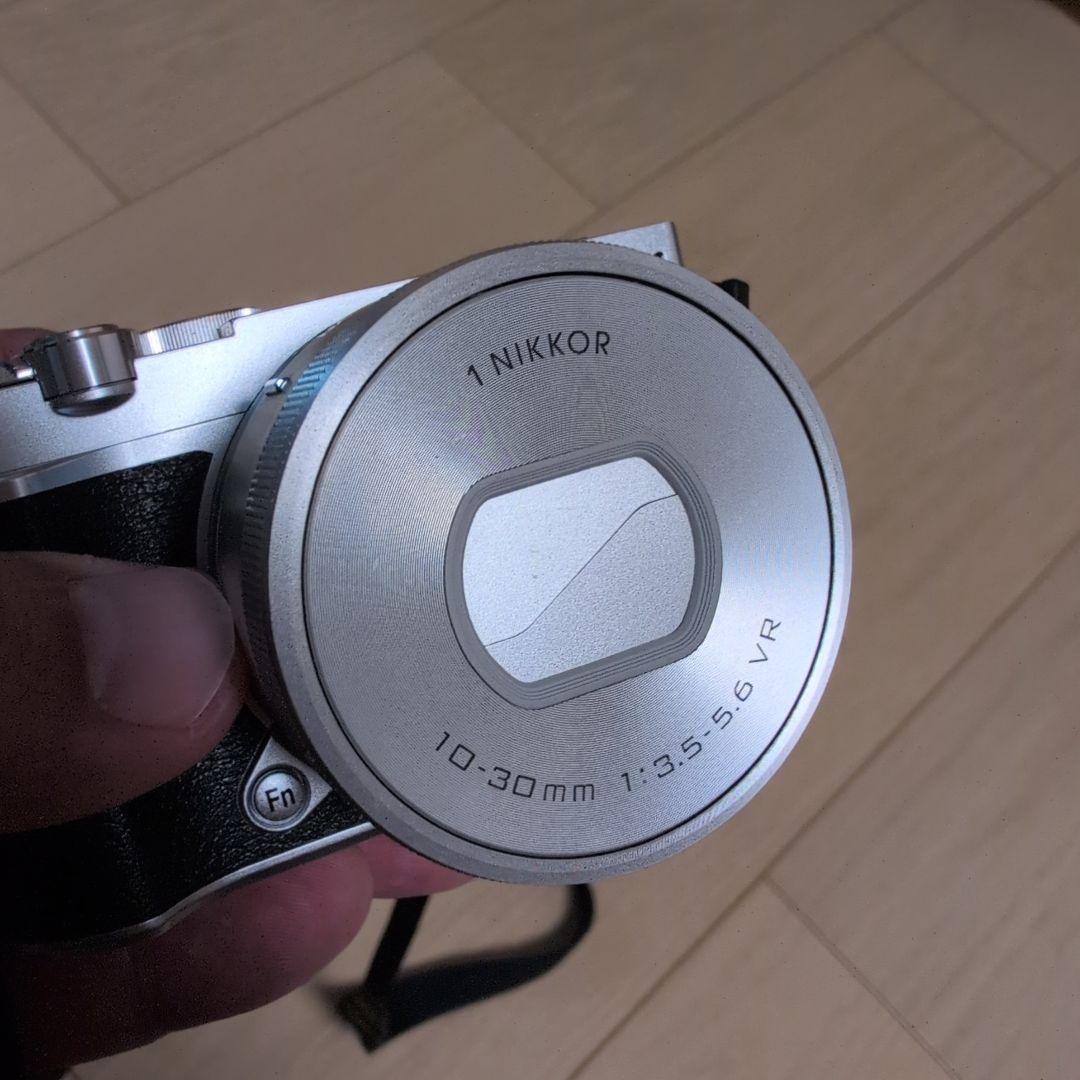 Nikon 1 J5本体 標準ズームレンズ 18.5mm単焦点レンズ付