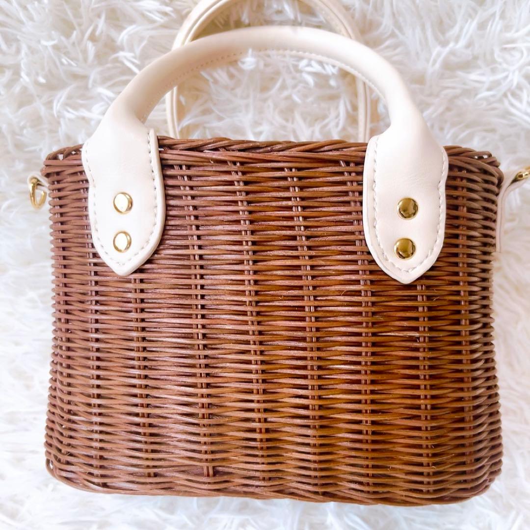 いく❣️ MARY QUANT ラタンカシメデイジー 2WAYミニトート