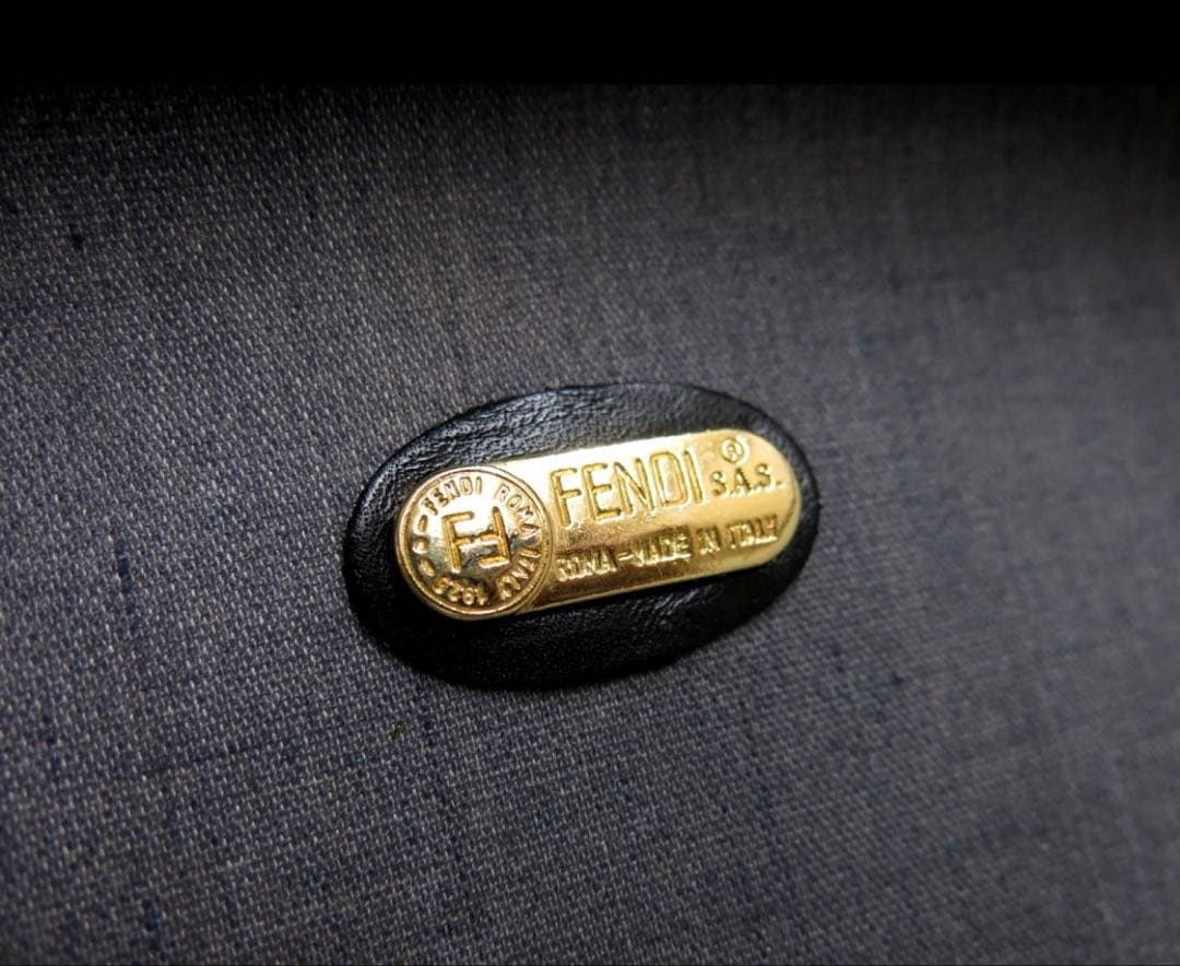 FENDI フェンディ ペカン PVCカーフ レザー ガーメントバッグ