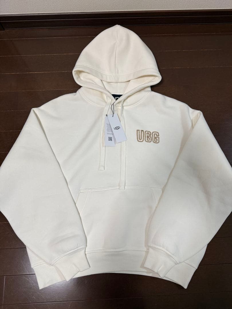 UGG アグ　ロゴ　フーディ　レディース　サイズS 新品未使用