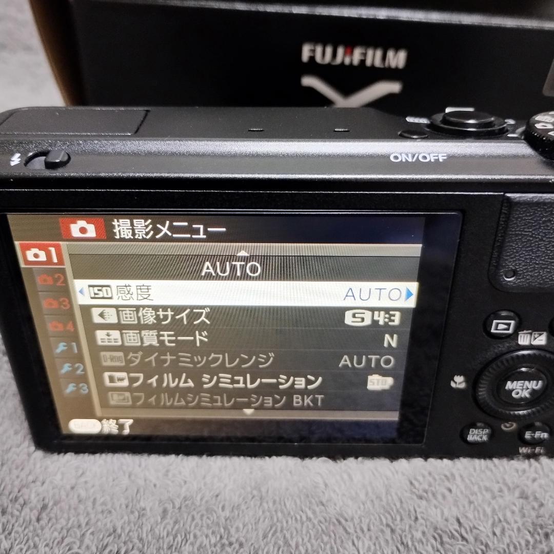 【美品・付属品完備】FUJIFILM XQ2 コンパクトデジタルカメラ