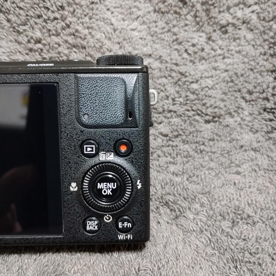 【美品・付属品完備】FUJIFILM XQ2 コンパクトデジタルカメラ
