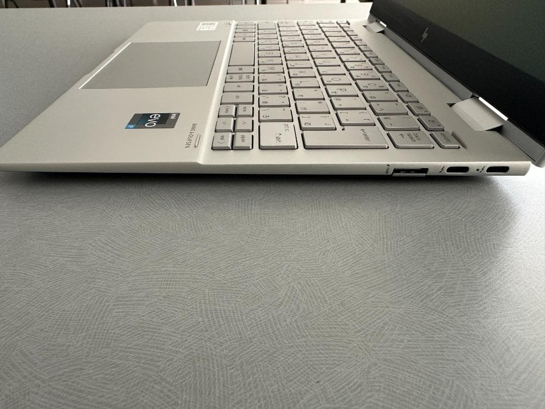 【ほぼ未使用美品】HP ENVY x360 13-bf パフォーマンスモデル