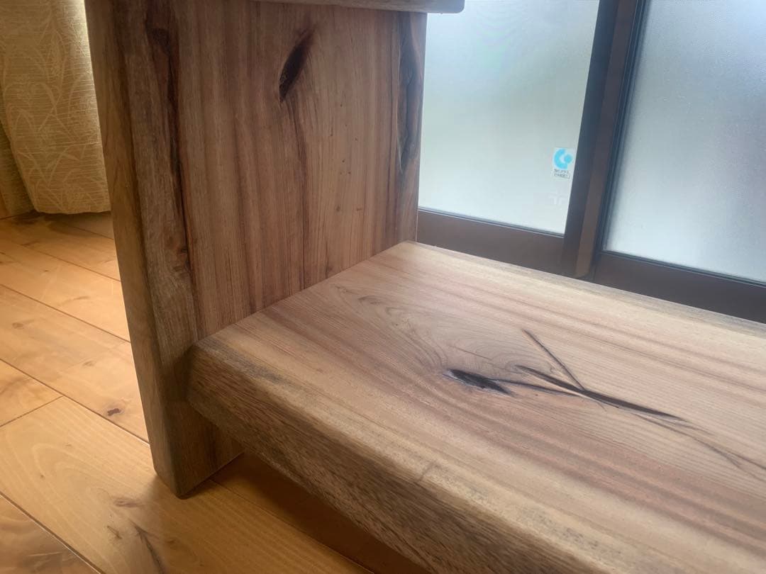 夏セール✨ワイルド❣️棚有B:楠一枚板天板厚4.2㎝サイドテーブル、TV台、飾り棚