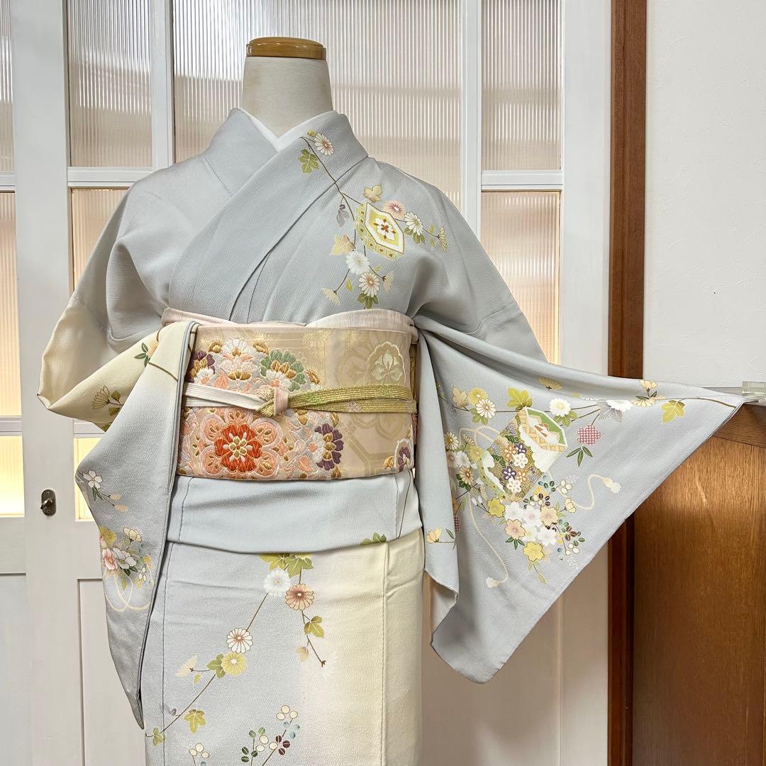 し*ず様 付下げ　袷　正絹　　薄雲鼠色・薄黄色　暈し　貝桶・檜扇　身丈168裄7