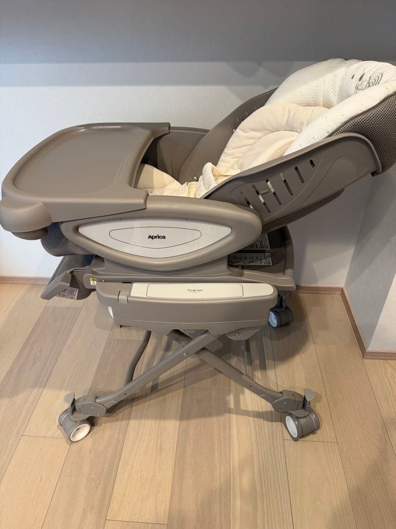 ユラリズムオート 電動スウィング ハイローチェア