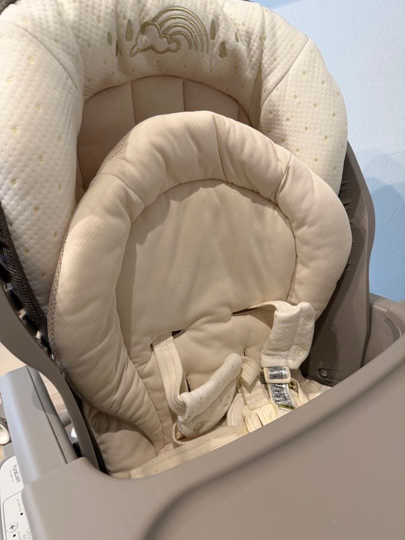 ユラリズムオート 電動スウィング ハイローチェア