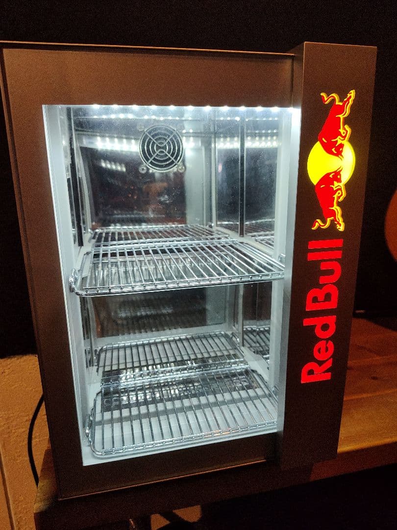 Red Bull コンパクト冷蔵庫 LEDライト付き